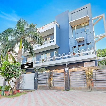 Townhouse Sector 49 Sohna Road Hotel Gurgaon Buitenkant foto