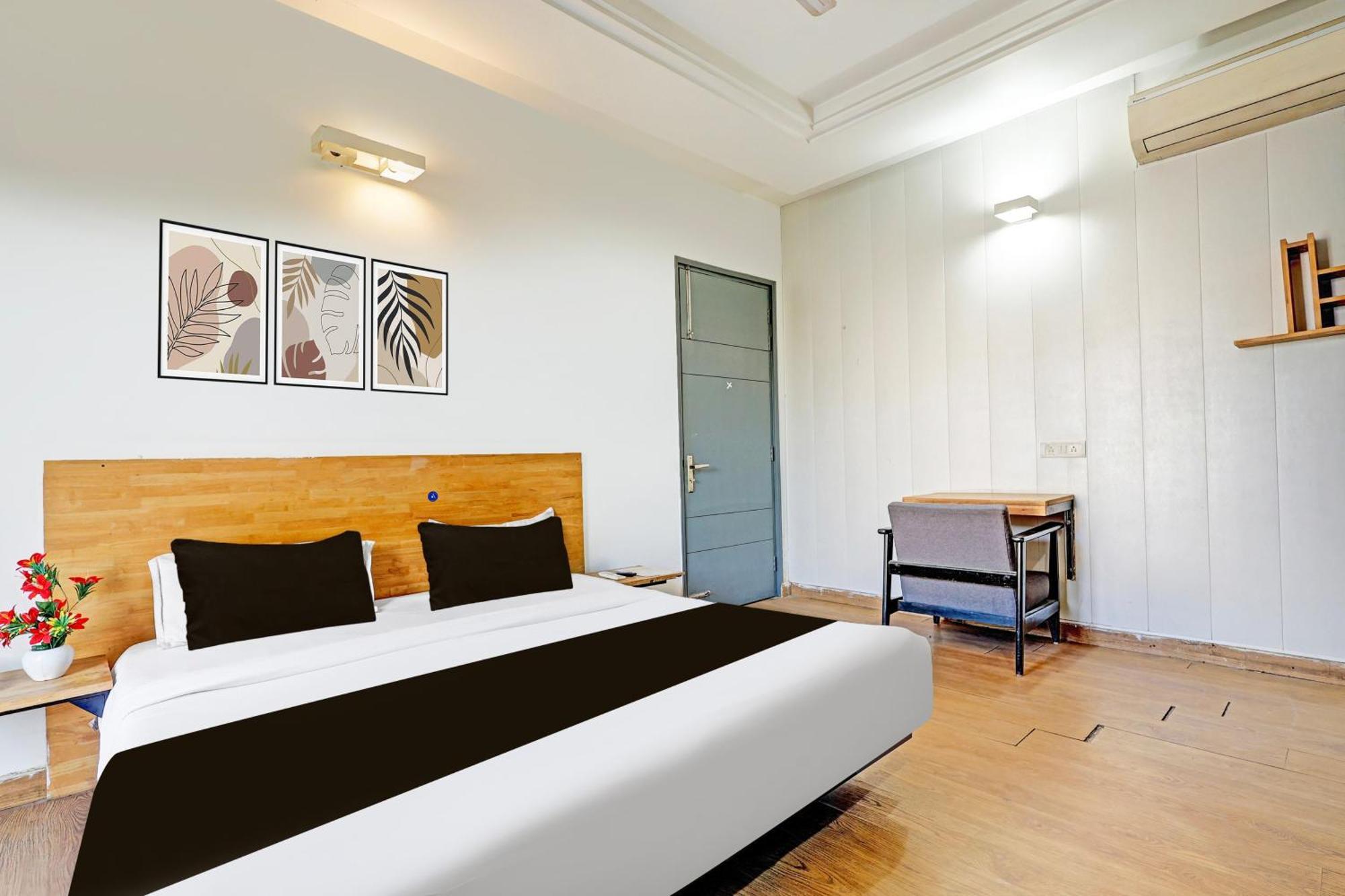 Townhouse Sector 49 Sohna Road Hotel Gurgaon Buitenkant foto