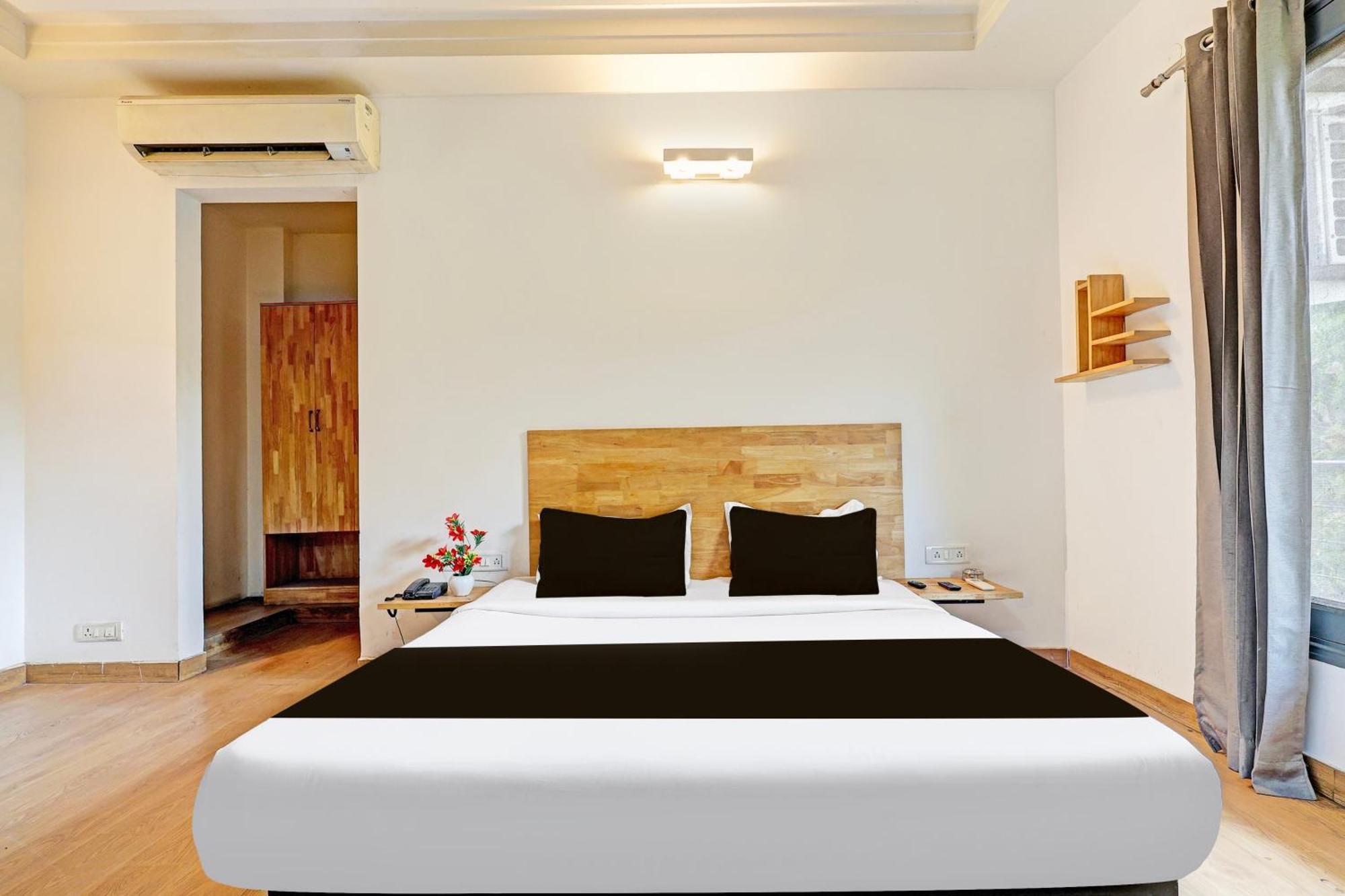 Townhouse Sector 49 Sohna Road Hotel Gurgaon Buitenkant foto